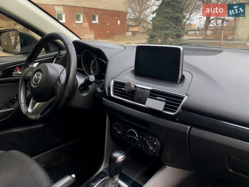 Седан Mazda 3 2015 в Запоріжжі
