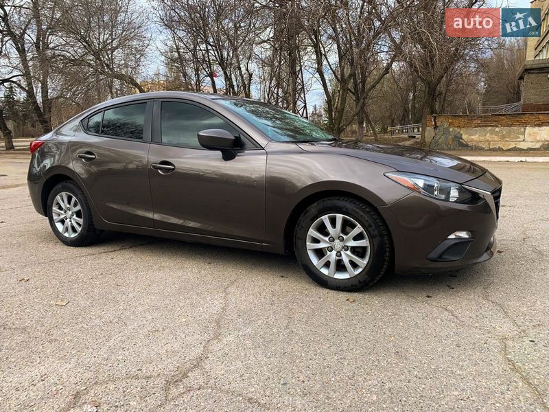 Седан Mazda 3 2015 в Запоріжжі