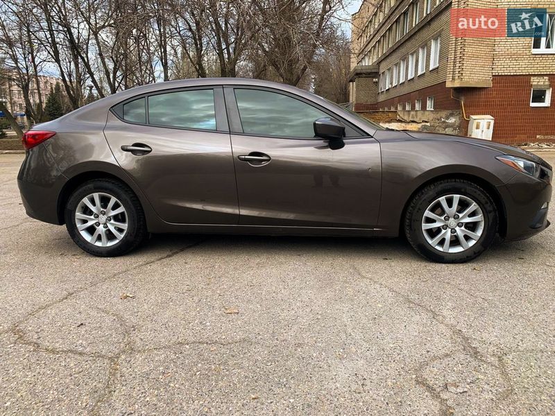 Седан Mazda 3 2015 в Запоріжжі