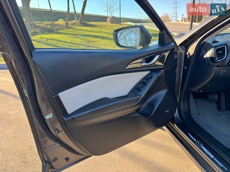 Седан Mazda 3 2016 в Києві