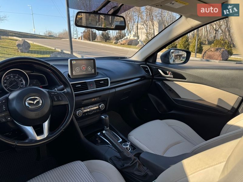 Седан Mazda 3 2016 в Києві
