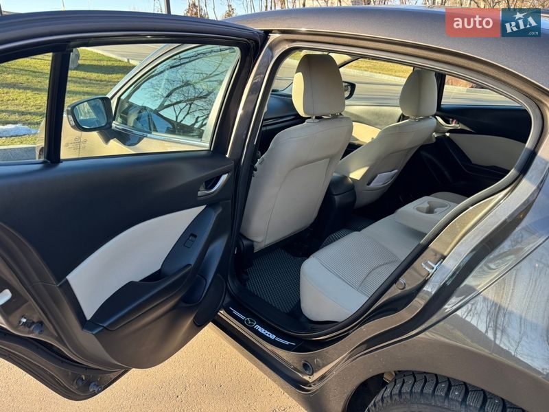 Седан Mazda 3 2016 в Києві
