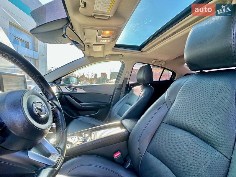 Седан Mazda 3 2018 в Києві