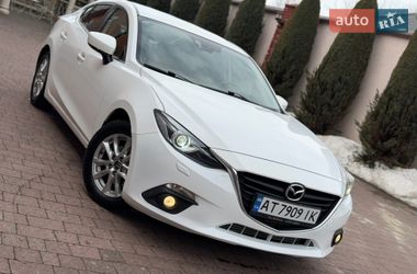 Седан Mazda 3 2014 в Стрию