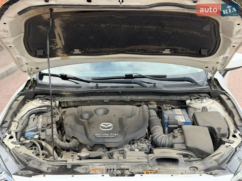 Седан Mazda 3 2014 в Стрию