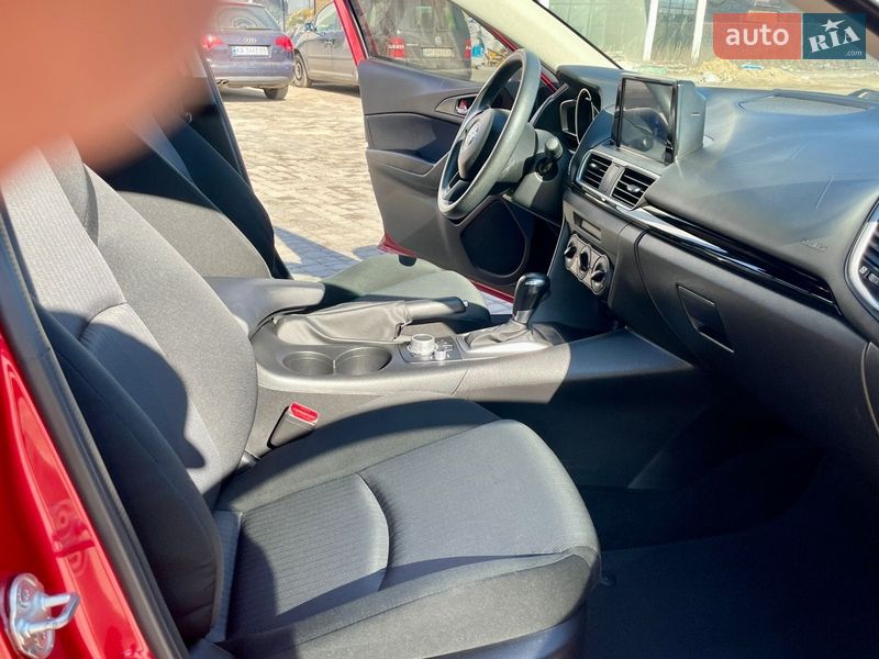 Седан Mazda 3 2015 в Житомирі