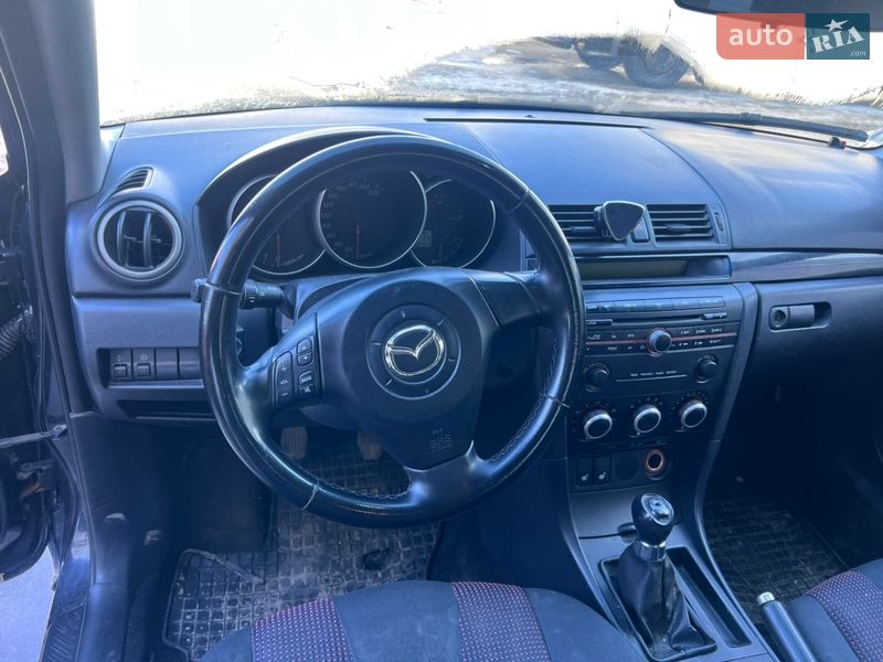 Седан Mazda 3 2004 в Виннице