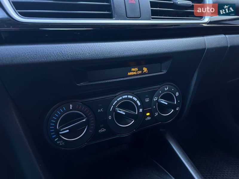 Седан Mazda 3 2016 в Києві