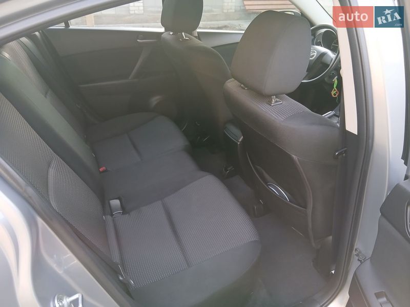 Седан Mazda 3 2011 в Херсоне