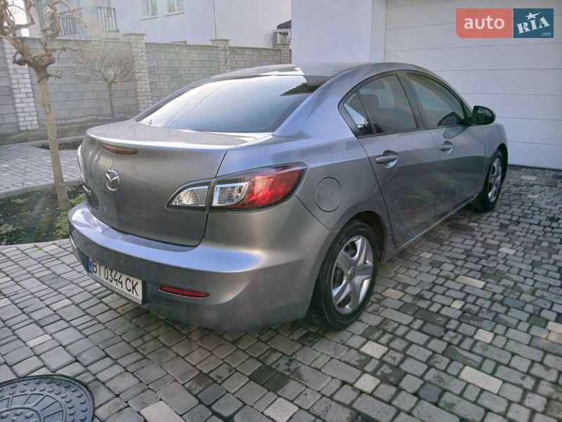 Седан Mazda 3 2011 в Херсоне