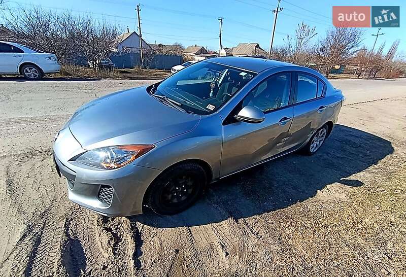 Седан Mazda 3 2013 в Дніпрі