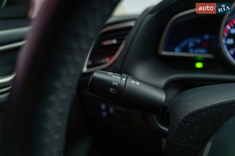 Седан Mazda 3 2016 в Киеве