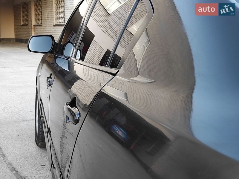 Седан Mazda 3 2008 в Нетешине