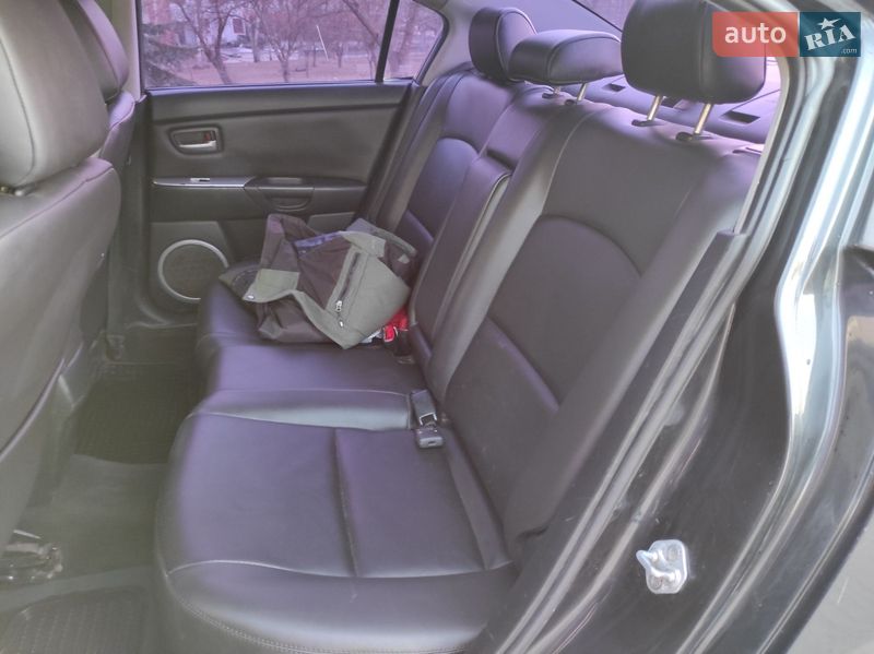 Седан Mazda 3 2008 в Нетешине