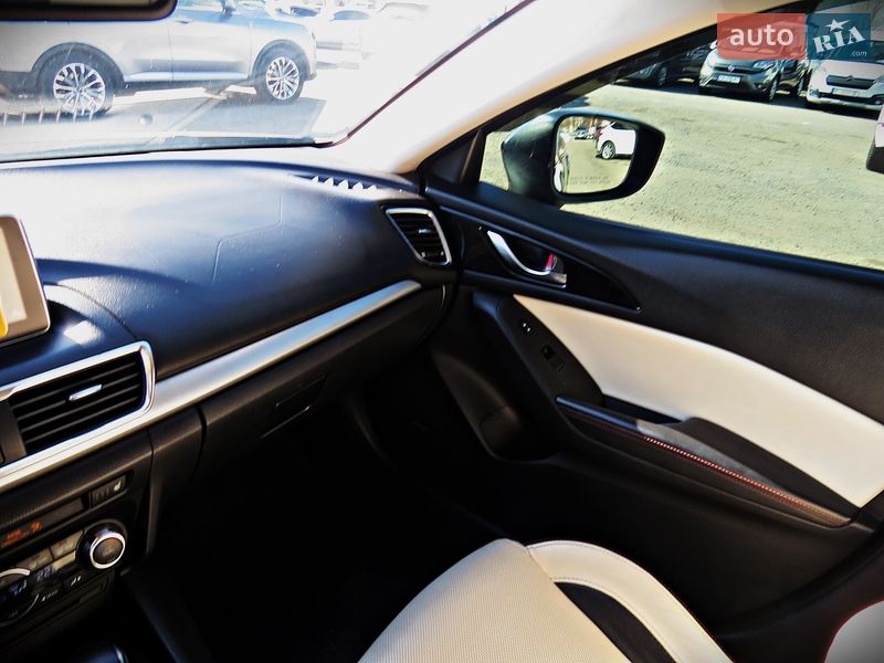 Хэтчбек Mazda 3 2014 в Черкассах