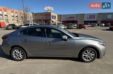 Седан Mazda 3 2015 в Днепре