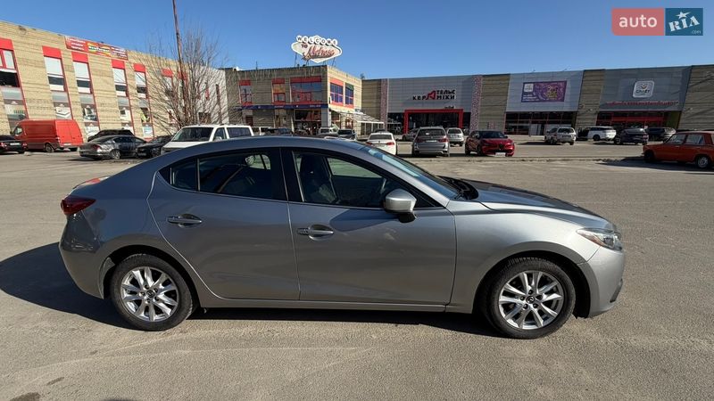 Седан Mazda 3 2015 в Днепре