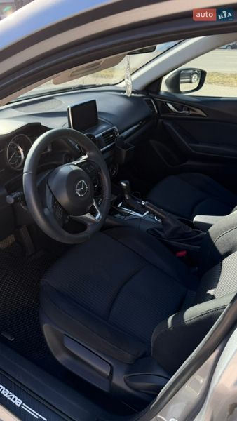 Седан Mazda 3 2015 в Днепре