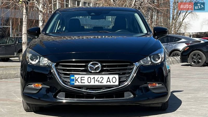 Седан Mazda 3 2018 в Днепре