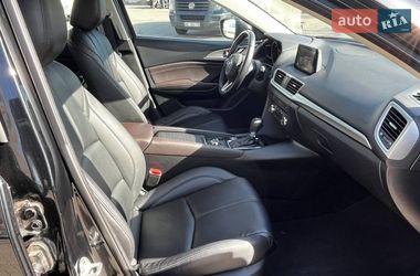 Седан Mazda 3 2018 в Днепре