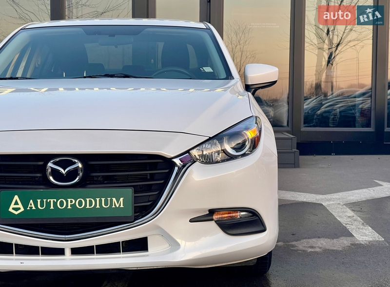 Седан Mazda 3 2017 в Киеве