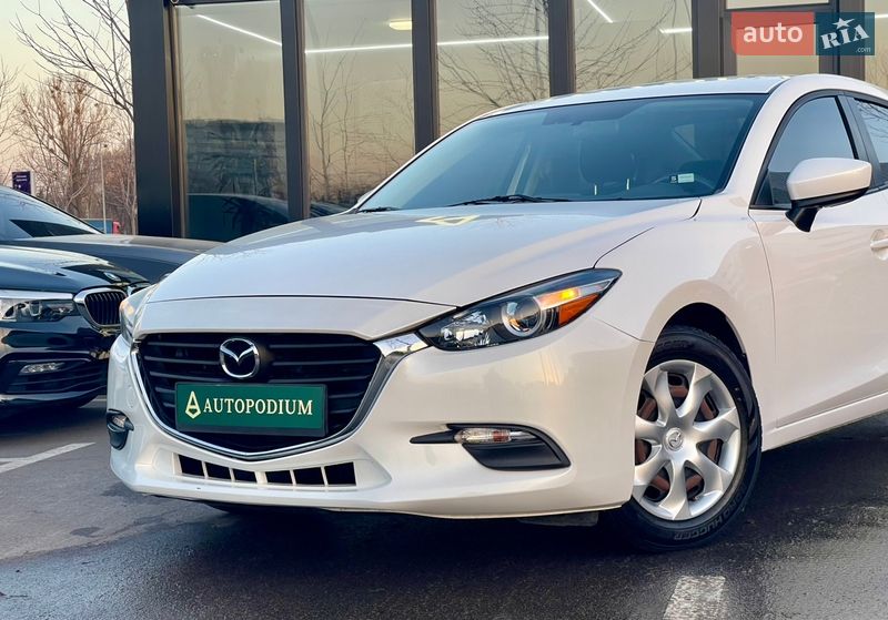 Седан Mazda 3 2017 в Киеве