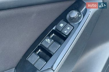 Седан Mazda 3 2017 в Киеве