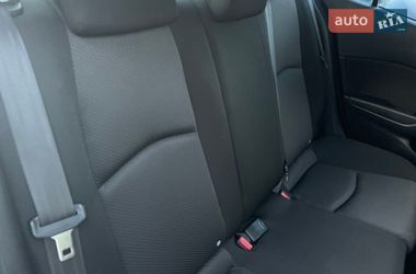 Седан Mazda 3 2017 в Киеве