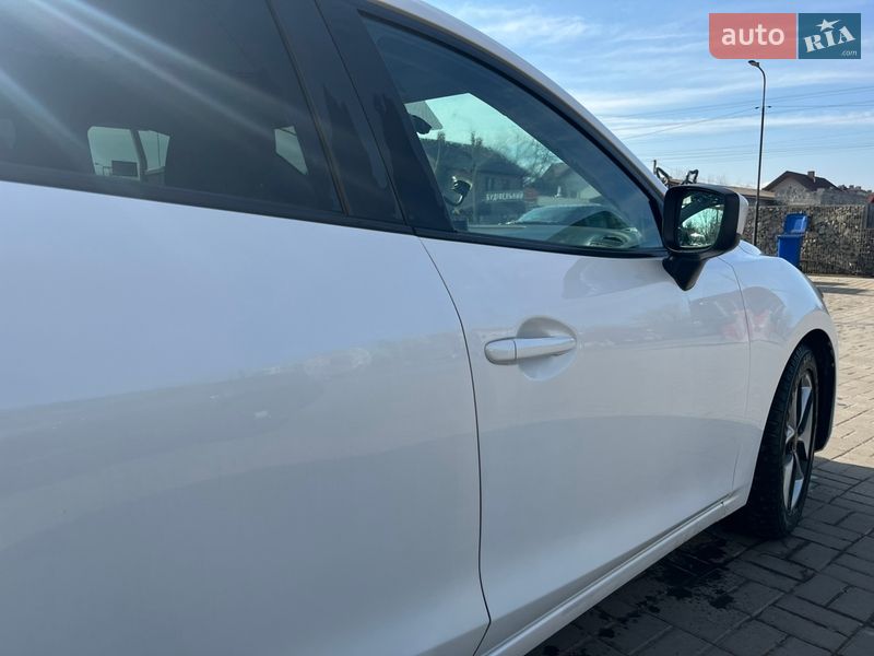 Седан Mazda 3 2017 в Ивано-Франковске