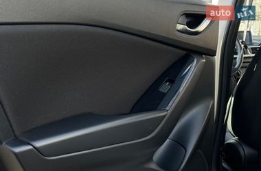 Седан Mazda 3 2017 в Ивано-Франковске