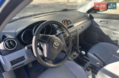 Хетчбек Mazda 3 2004 в Покрові