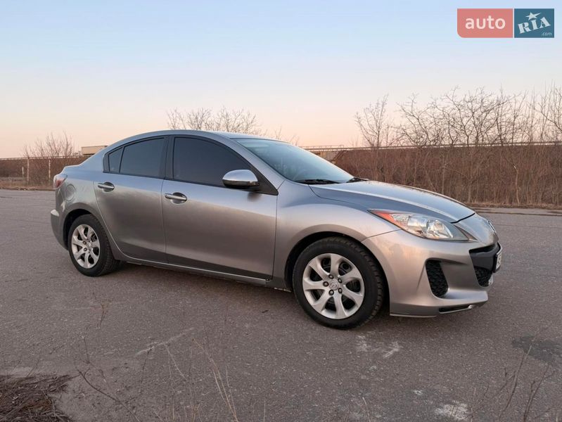 Седан Mazda 3 2012 в Любашевке