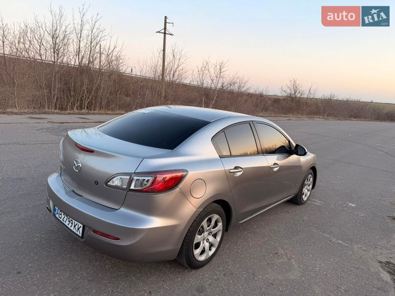 Седан Mazda 3 2012 в Любашевке