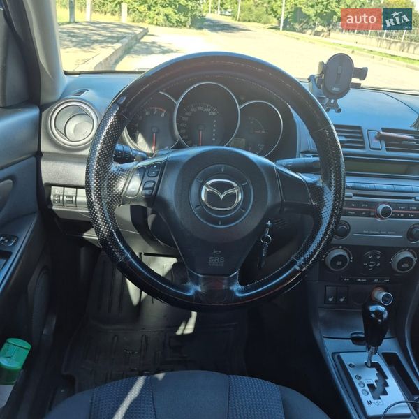 Седан Mazda 3 2005 в Южноукраїнську