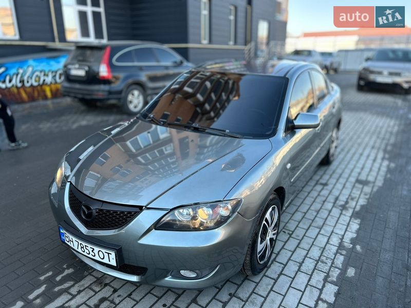 Седан Mazda 3 2004 в Полонному