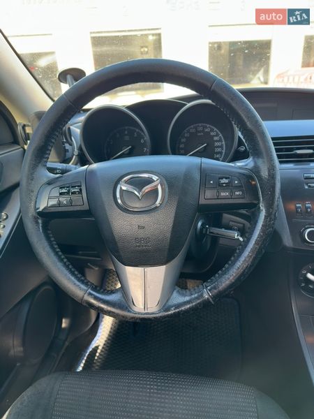 Хэтчбек Mazda 3 2012 в Днепре