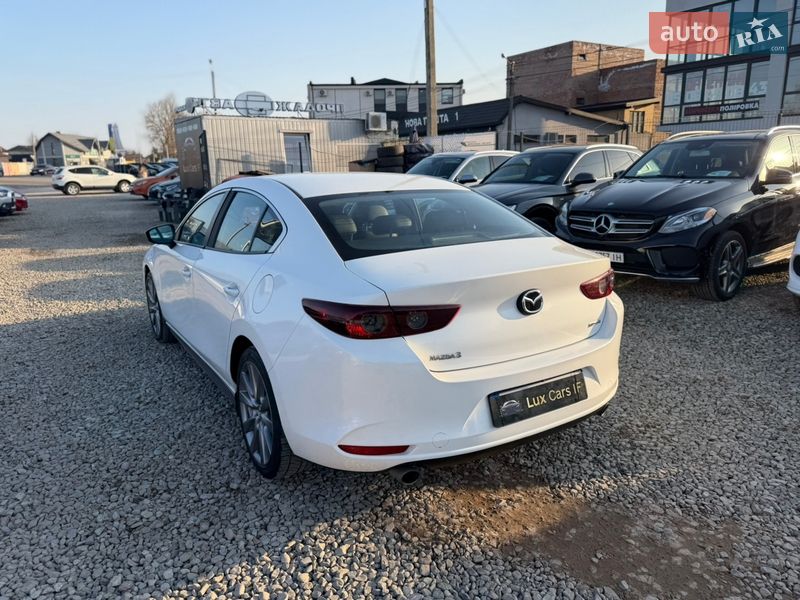 Седан Mazda 3 2021 в Ивано-Франковске