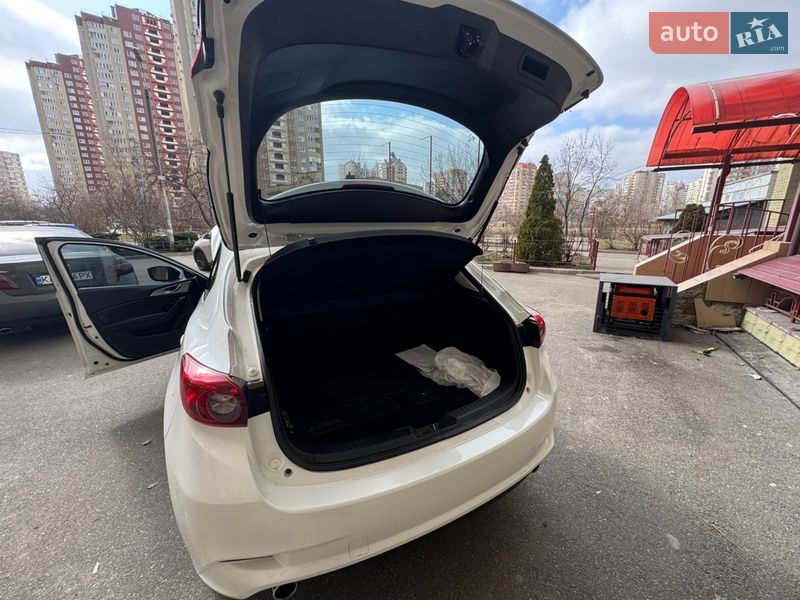 Хэтчбек Mazda 3 2018 в Киеве