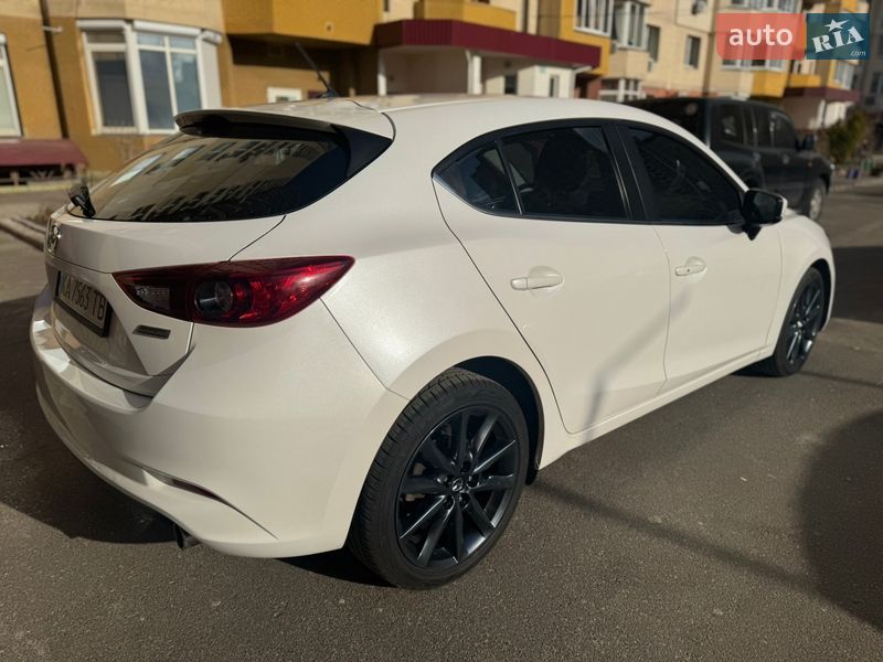 Хэтчбек Mazda 3 2018 в Киеве