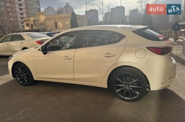 Хэтчбек Mazda 3 2018 в Киеве