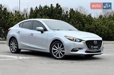 Седан Mazda 3 2017 в Киеве