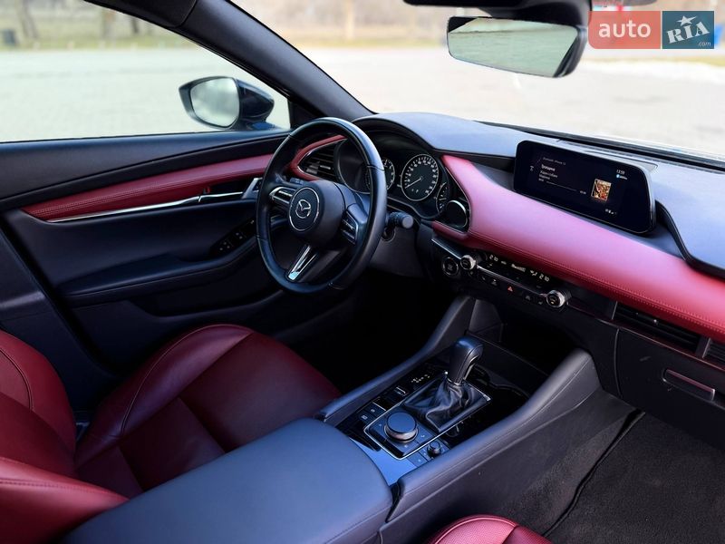 Хэтчбек Mazda 3 2023 в Запорожье