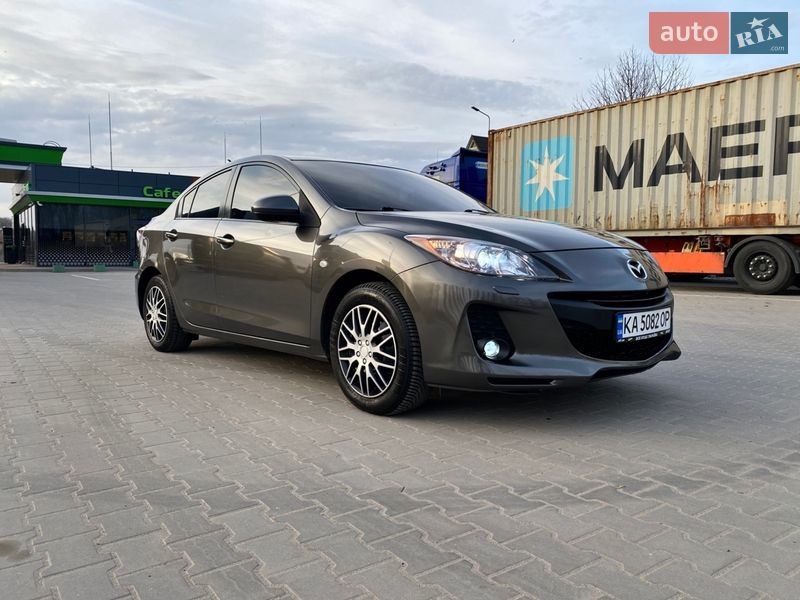 Седан Mazda 3 2011 в Киеве