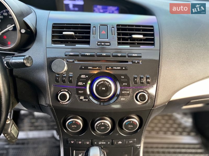 Седан Mazda 3 2011 в Киеве