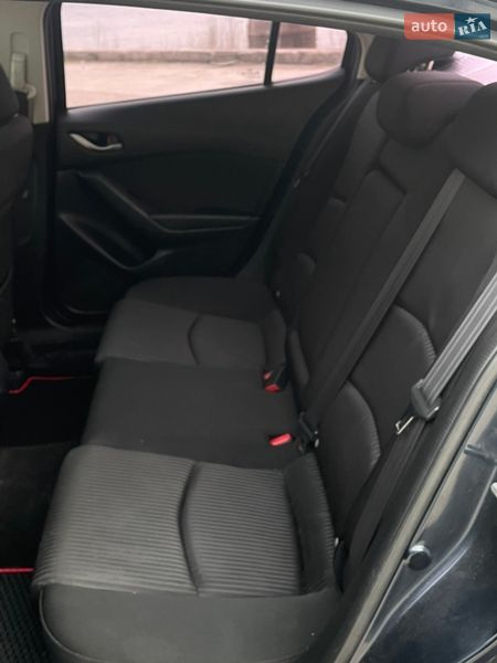Седан Mazda 3 2015 в Запорожье