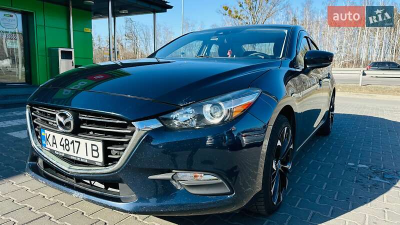 Седан Mazda 3 2018 в Киеве