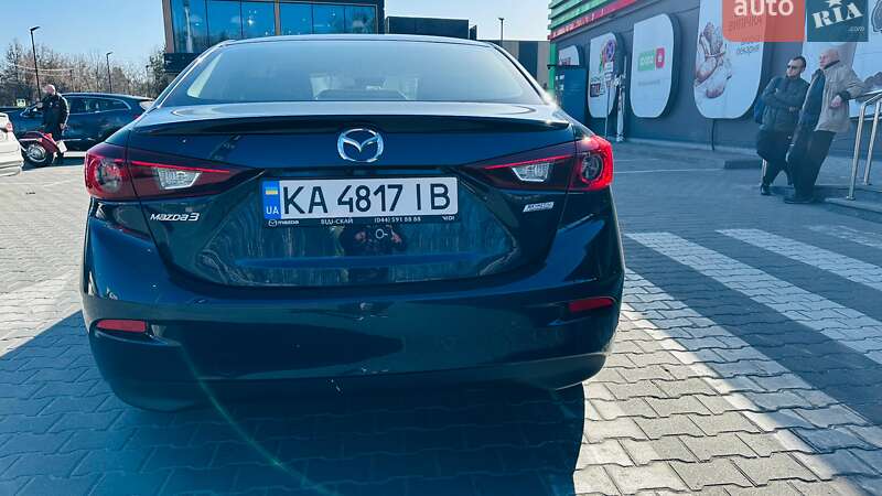 Седан Mazda 3 2018 в Киеве