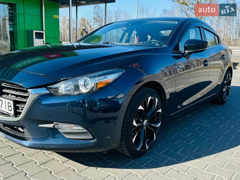 Седан Mazda 3 2018 в Киеве