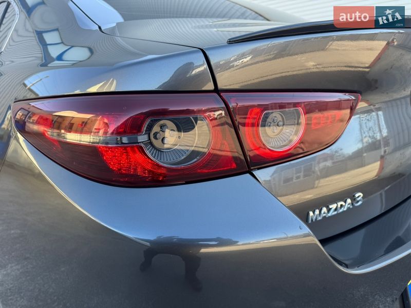 Седан Mazda 3 2019 в Харькове