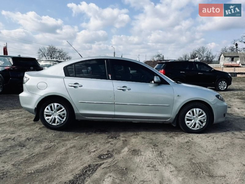 Седан Mazda 3 2006 в Смеле
